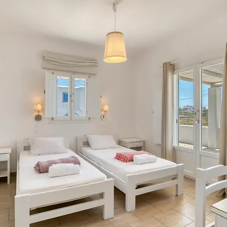 Bed and Breakfast Dahlia And 4*