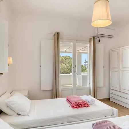 Bed and Breakfast Dahlia And 4*