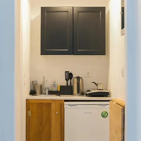 Dahlia And 4* Αλυκή