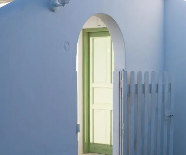 Couette-café Dahlia And Alikí