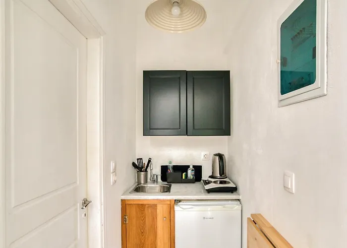 Dahlia And Couette-café 4*