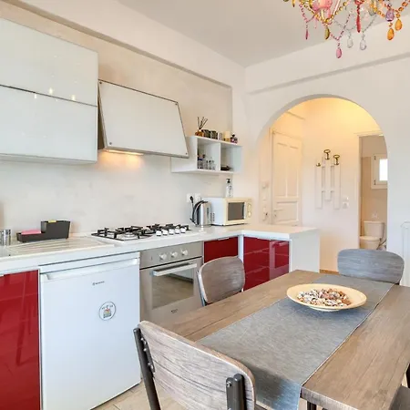 Bed & Breakfast Dahlia And 4*