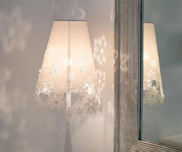 Dahlia And 4* Alikí