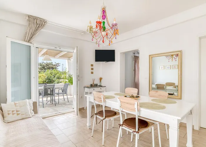 Dahlia And فندق مبيت وإفطار Alikí