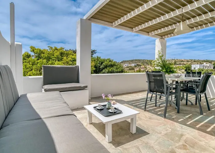 Dahlia And 4* Alikí